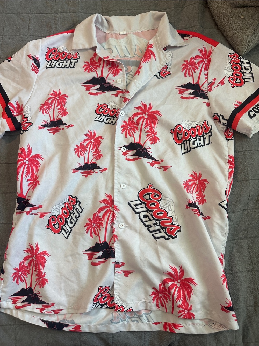White & Red Tropical Short-Sleeve Button-Down Shirt